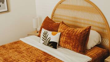 3 bedrooms, iron/ironing board, travel crib, free WiFi