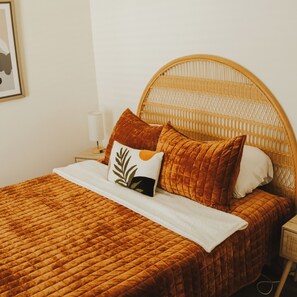 3 bedrooms, iron/ironing board, travel cot, free WiFi