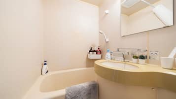 吹风机、坐浴桶、毛巾、肥皂