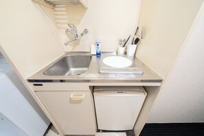 Secadora de cabello, bidet, toallas, jabón