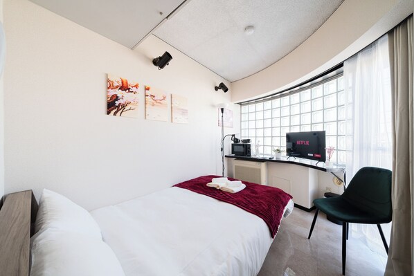 1 chambre, fer et planche à repasser, Wi-Fi, literie fournie