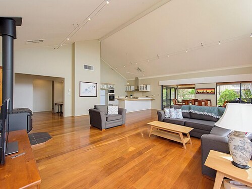 Sky Blue Retreat – Serene Family Getaway