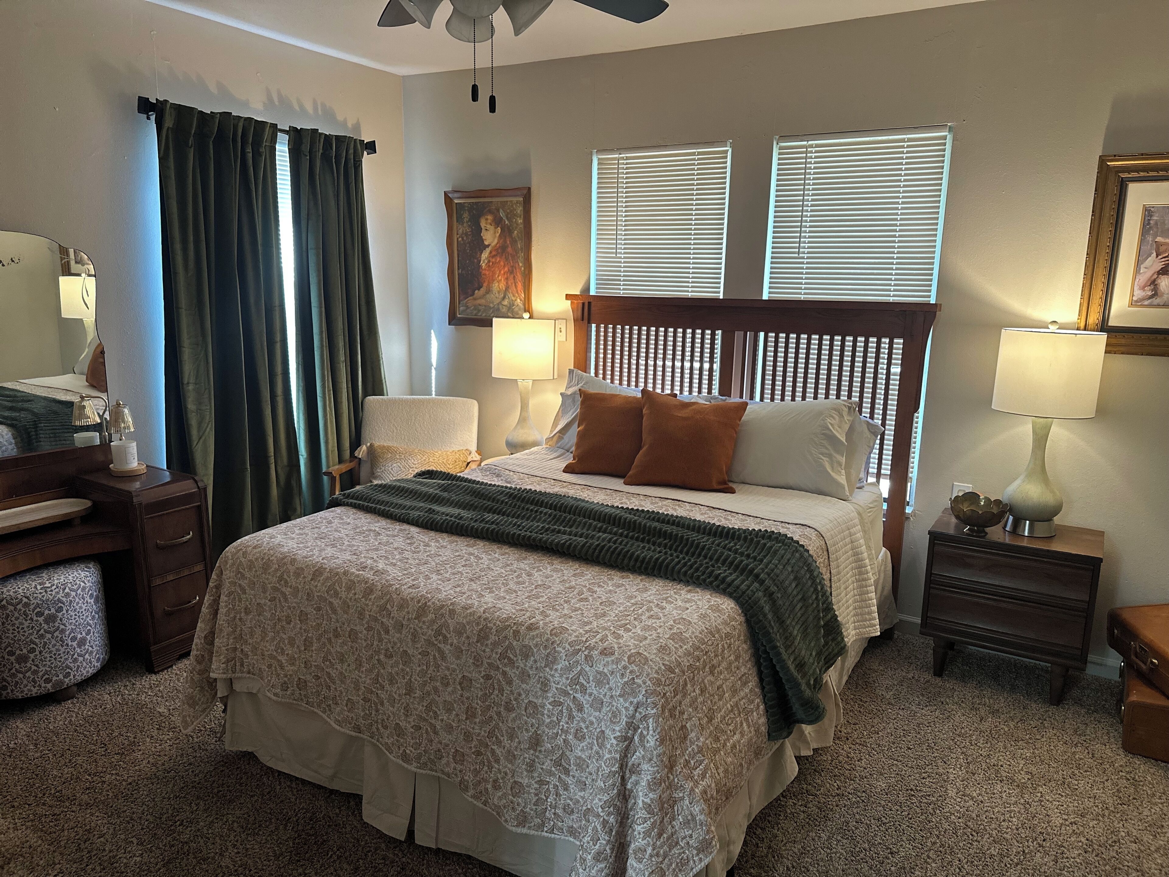 2 室のベッドルーム、アイロン / アイロン台、旅行用ベビーベッド、WiFi (無料)