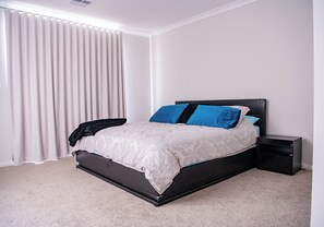 4 bedrooms, iron/ironing board, travel crib, free WiFi