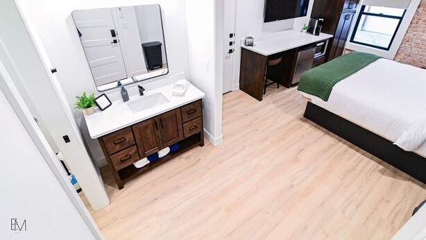 1 bedroom, free WiFi, bed sheets - Suites at Lava Hot Springs: Suite #4 Bridges (Lava Hot Springs)