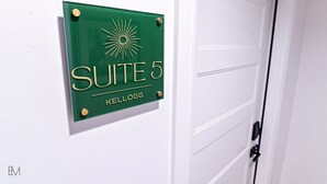 Interior - Suites at Lava Hot Springs: Suite #4 Bridges (Lava Hot Springs)