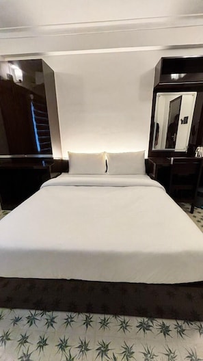 Blackout curtains, iron/ironing board, free WiFi