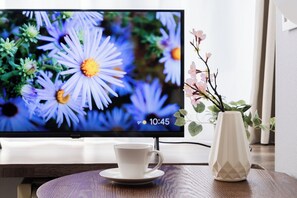 Television - Excellent access to Shibuya area! Residence with cherry blossom motif [307]. (Meguro-ku)