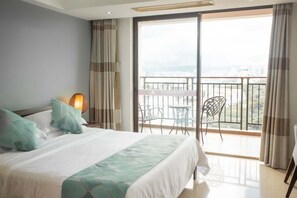 Couette en duvet d'oie, rideaux occultants, Wi-Fi gratuit, draps fournis