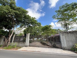 Entrada de la propiedad