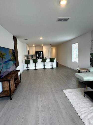 Oasis Verde - Tropical Wilmer Home in TX