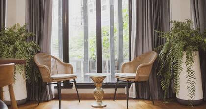 Spacious building in welcoming Krung Thep Maha Nakhon with AC