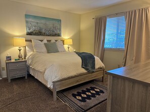 3 bedrooms, desk, iron/ironing board, free WiFi