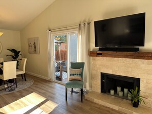 Smart TV, computer monitors