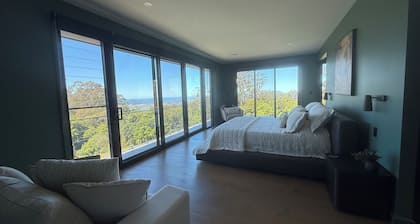 Baker House - Berry Mountain - Ultimate Luxury Country Getaway - NEW LISTING