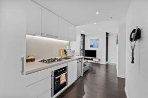 Fridge, microwave, oven, stovetop