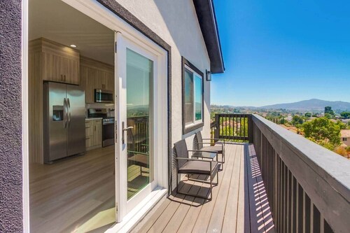 Home with Garage near San Diego