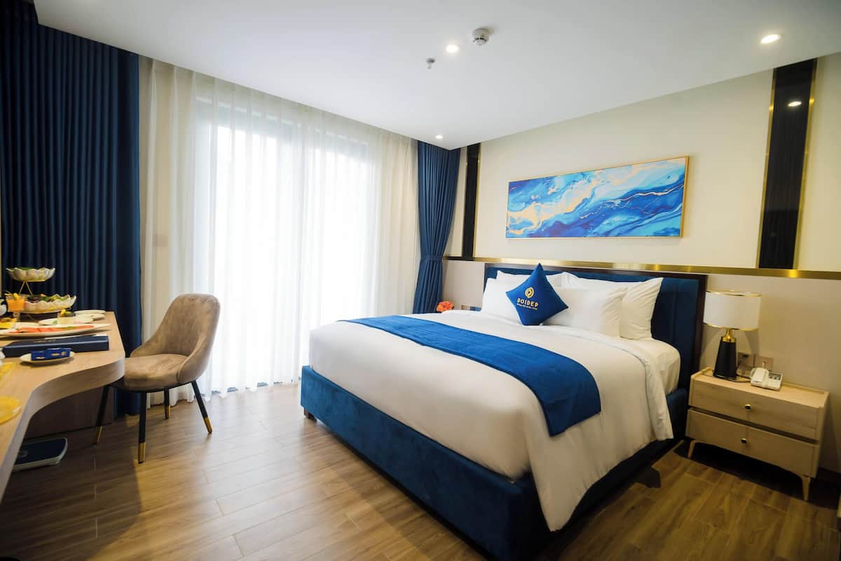 Senior Double Room, Balcony, City View | Premium bedding, minibar, in-room safe, blackout drapes