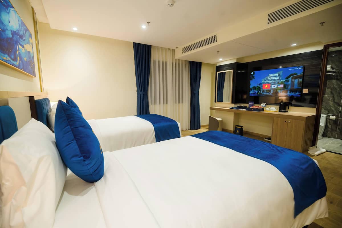 Grand Twin Room | Premium bedding, minibar, in-room safe, blackout drapes