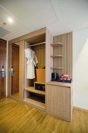 Senior Double Room, Balcony, City View | Premium bedding, minibar, in-room safe, blackout curtains