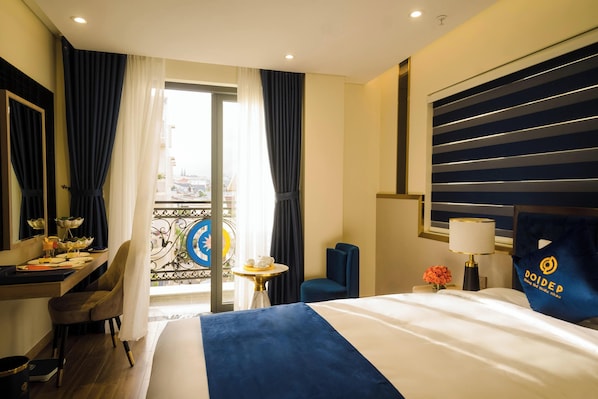Senior Double Room, Balcony, City View | Premium bedding, minibar, in-room safe, blackout drapes