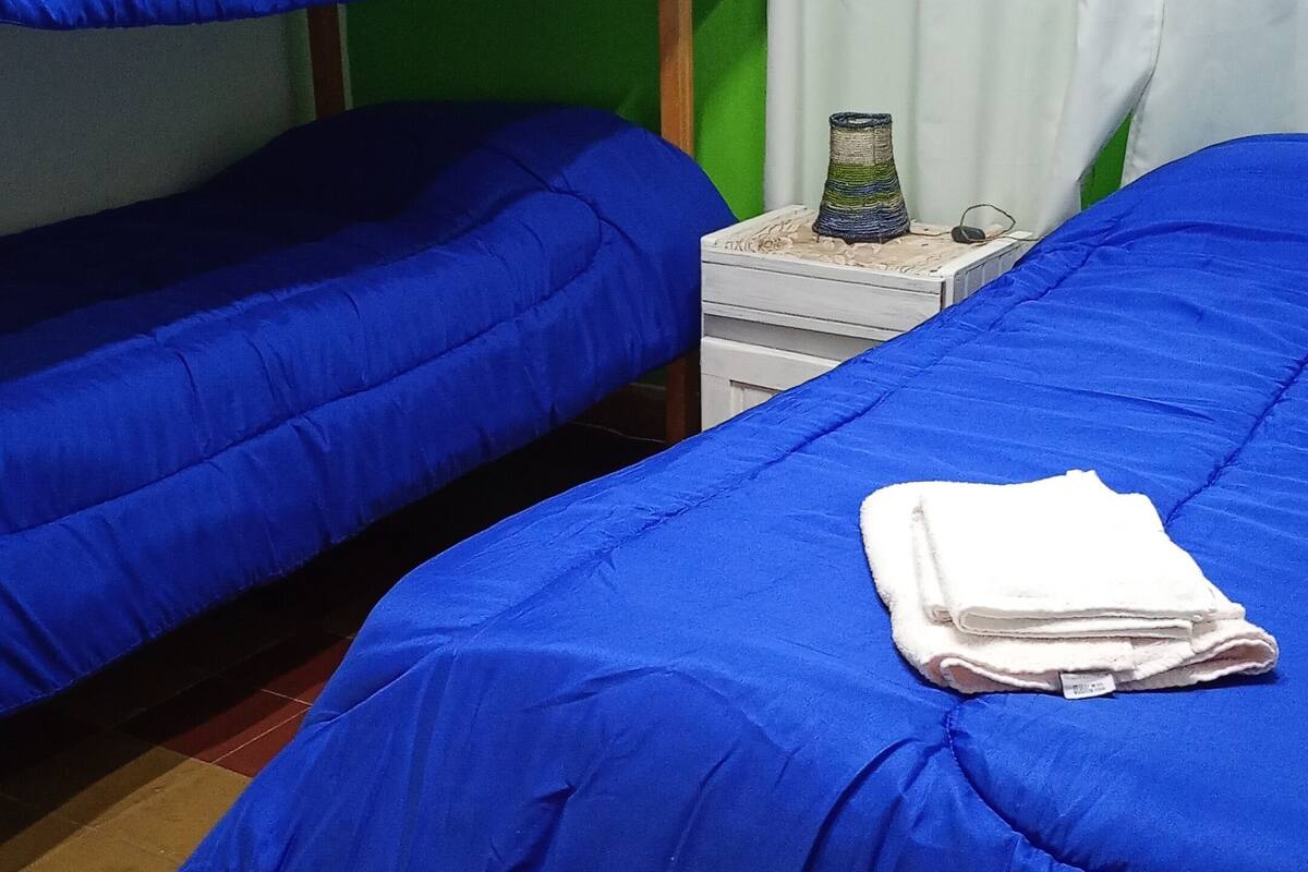 Chambre familiale, patio, vue sur la montagne | Accès au Wi-Fi (inclus)