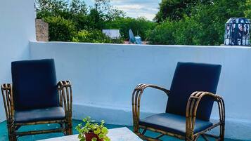 Comfort Double Room, Balcony, Mountain View | Living area