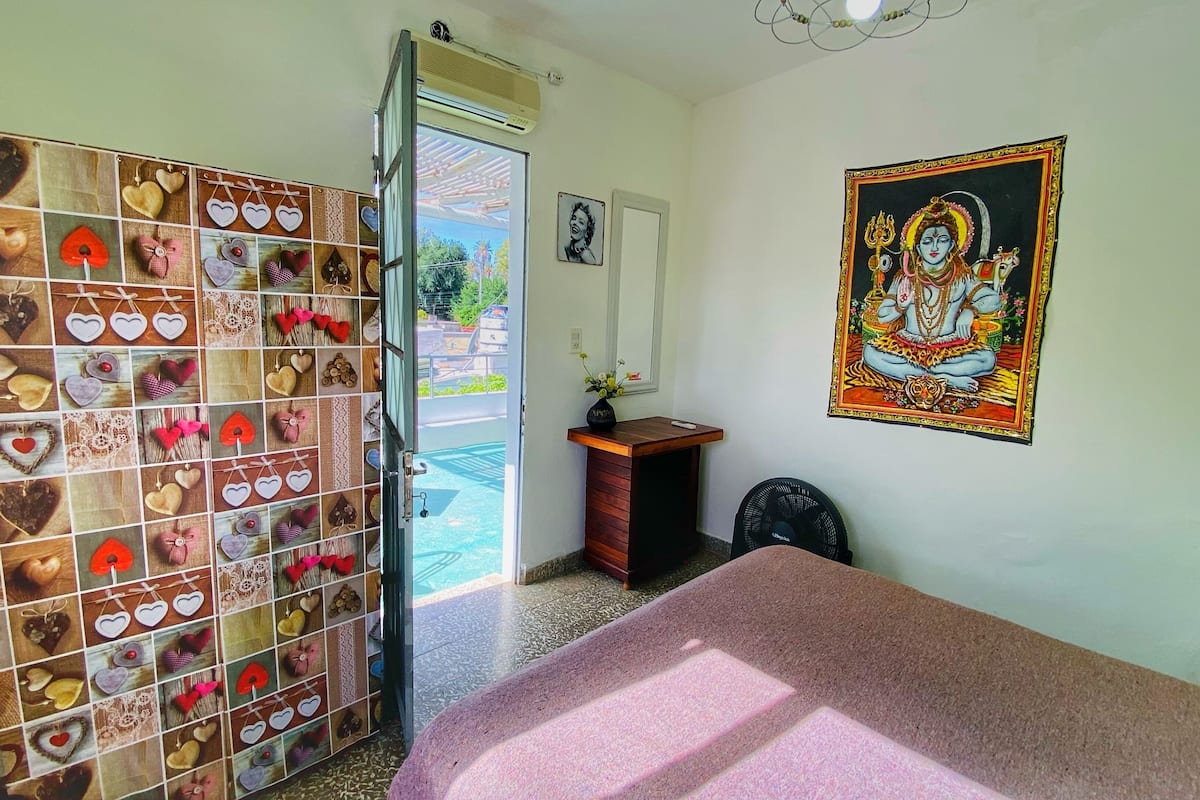 Chambre Confort double, balcon, vue sur la montagne | Accès au Wi-Fi (inclus)