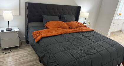 This is a two bed and two bath. Spacious Master Suite Near Hard Rock & Sawgrass.