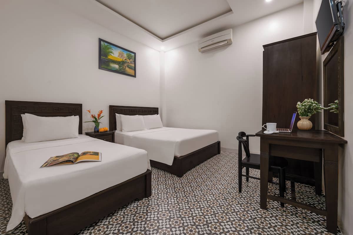 Triple Room | Premium bedding, minibar, desk, laptop workspace