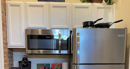 Cozy studio in a vintage 1930’s Gulf Gas Station in charming Thomasville GA