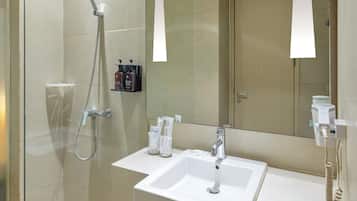 Superior Room | Bathroom