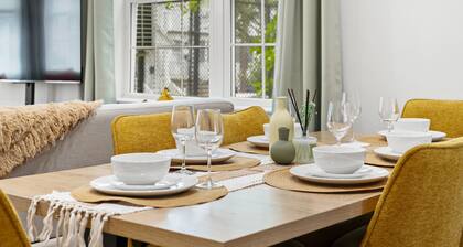 New! Backyard Oasis Free parking GameRoom Min to T