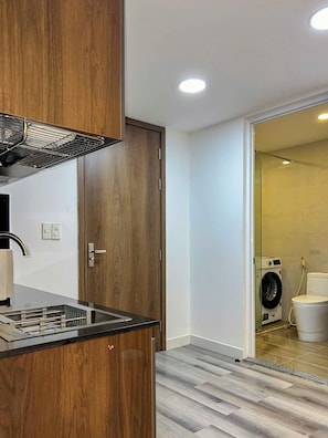 Appartement, balcon | Salle de bain