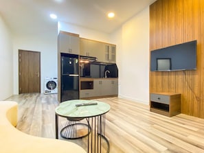 Standard Double Room, Balcony | Living area