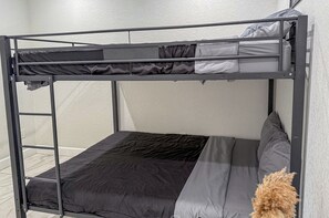 Bureau, Wi-Fi gratuit, draps fournis