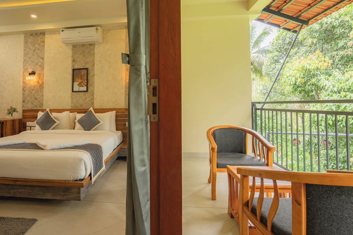 Deluxe Double Room, Garden View