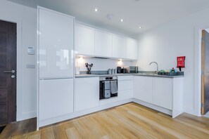 Apartment | Private kitchen - 211 Alexander House (Manchester)