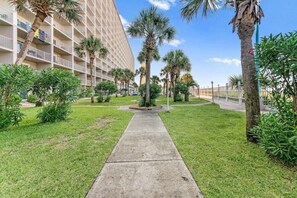 Property grounds - Summit 1 Bedroom | Beachfront | Family-Friendly (Panama City Beach)