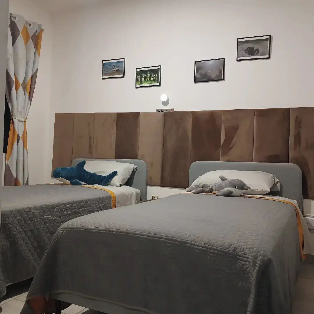 2 bedrooms, iron/ironing board, internet, bed sheets