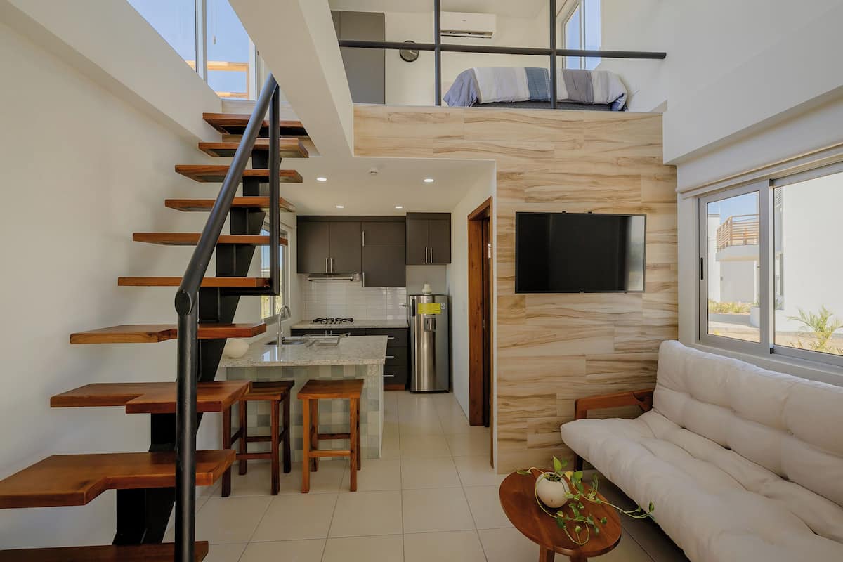 Comfort House, 1 Queen Bed with Sofa bed, Balcony | Private kitchen | Coffee/tea maker, electric kettle