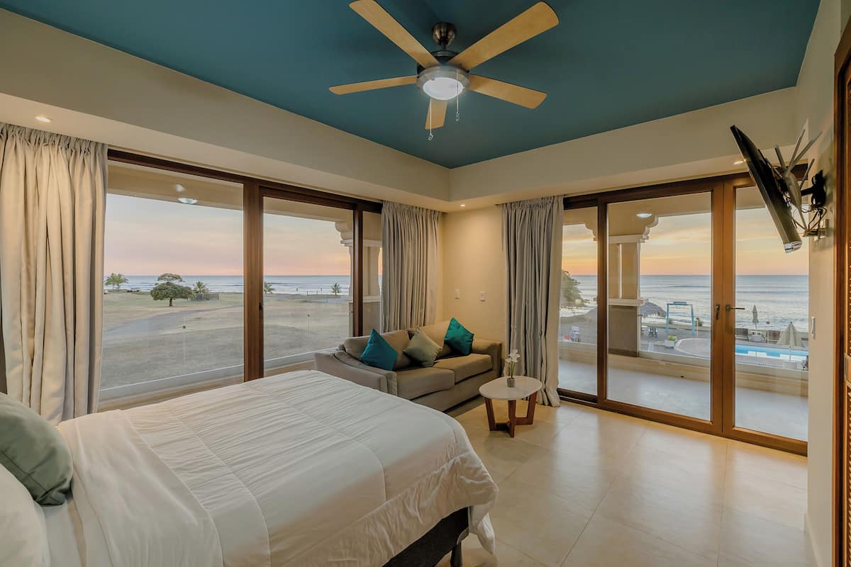 Deluxe Double Room, 1 Queen Bed with Sofa bed, Balcony, Ocean View | Individually decorated, individually furnished, laptop workspace