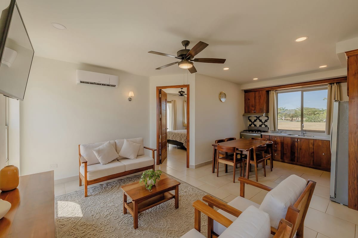 Luxury House, 3 Bedrooms, Balcony, Garden View | Living room | 40-inch Smart TV with cable channels