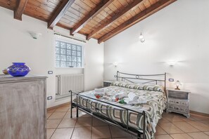 Family Apartment, 1 Bedroom (La Maison Dans Le Jardin) | 1 bedroom, iron/ironing board, free WiFi, bed sheets