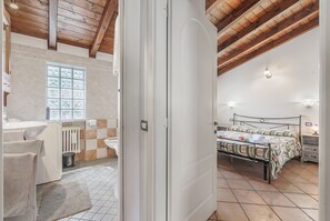 Shower, hair dryer, bidet, towels - La Maison Dans Le Jardin (Dormelletto)