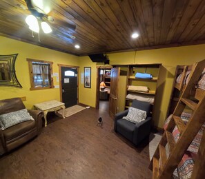 1 bedroom, iron/ironing board, internet, bed sheets - Avie's Hideaway, Exclusive Private Riverfront @Vacation Frio River Room #1 (Concan)