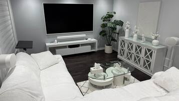 2 bedrooms, iron/ironing board, WiFi (free), bed sheets