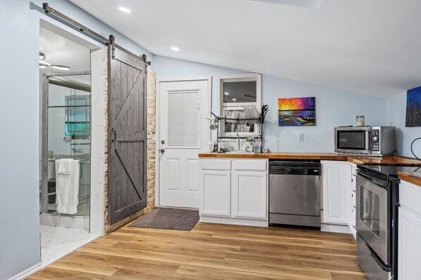 Microwave, oven, stovetop, dishwasher