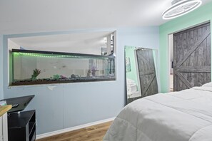 1 habitación, tabla de planchar con plancha, wifi y ropa de cama