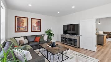 Smart TV, fireplace